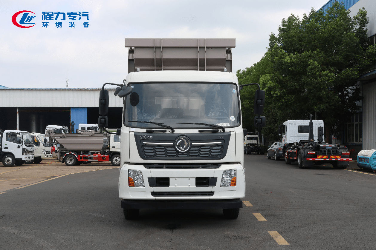 東風(fēng)天錦勾臂垃圾車