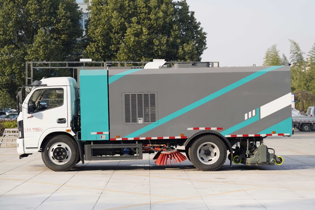 東風多利卡干濕兩用吸塵車