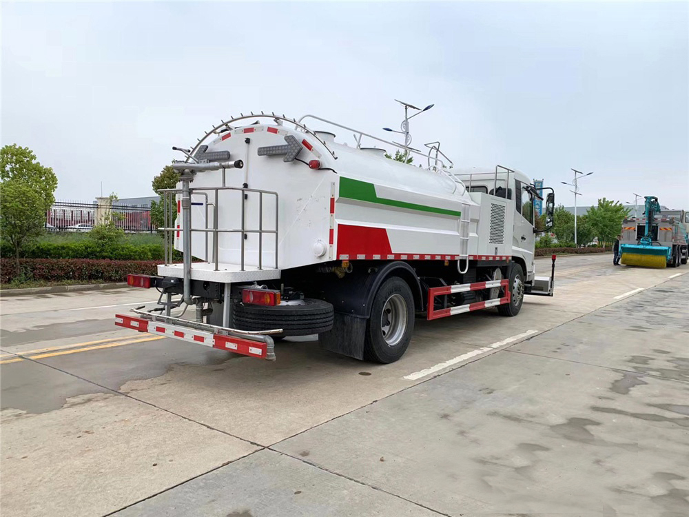 東風天錦路面清洗車