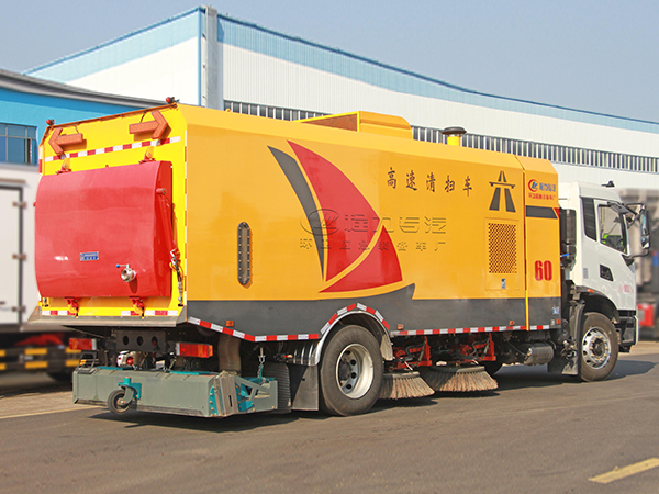東風(fēng)天錦高速清掃車