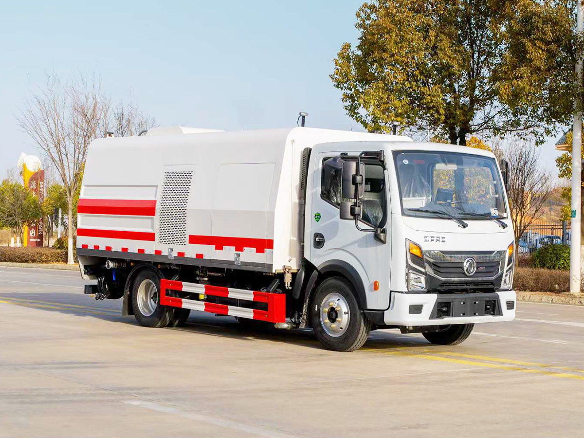 東風多利卡護欄清洗車